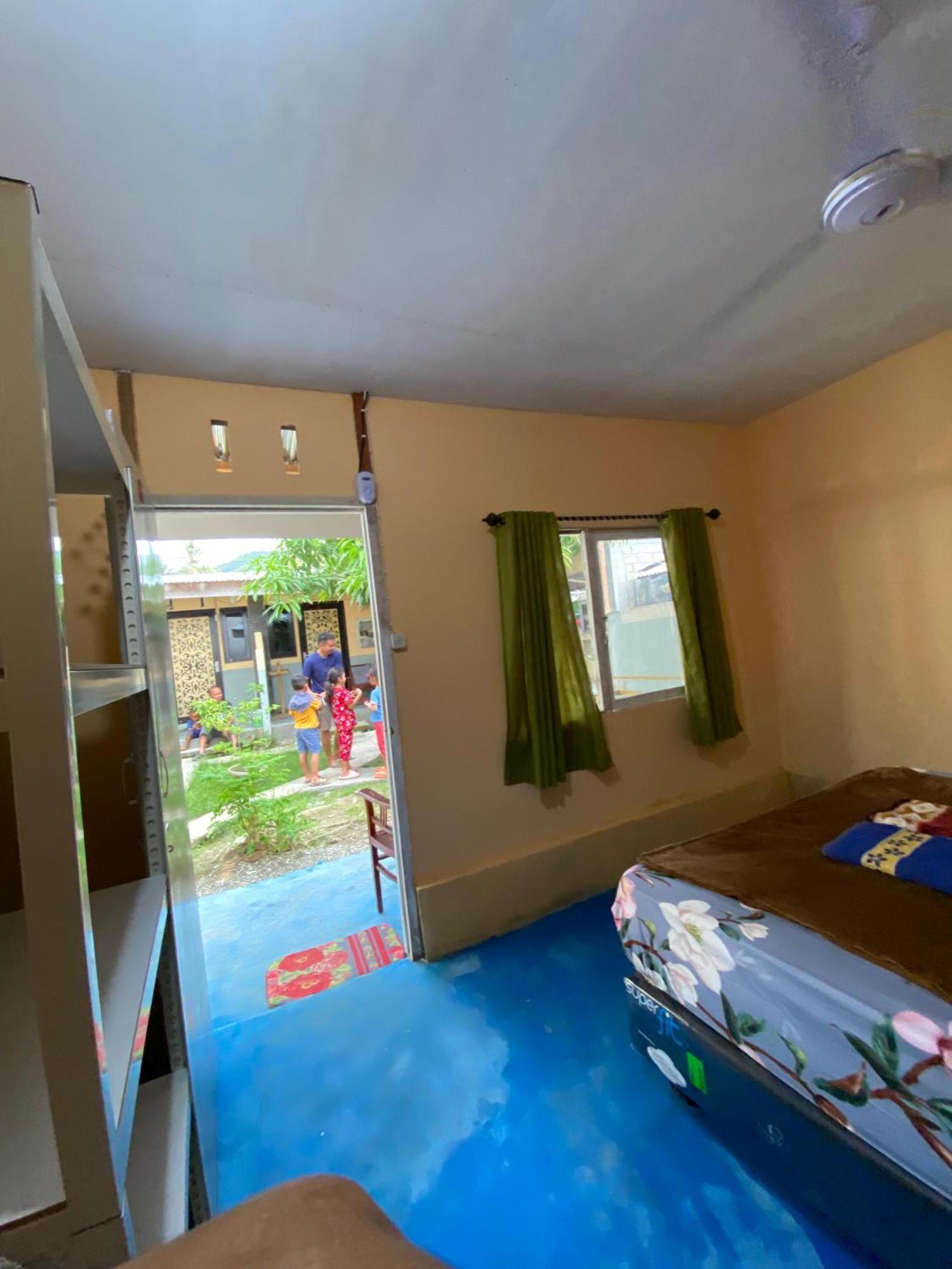 Harry & Mimin Homestay Gorontalo Exterior foto
