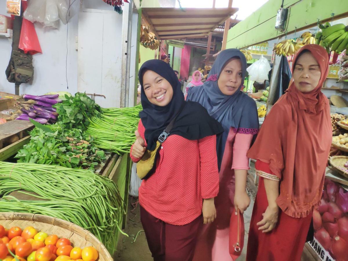 Harry & Mimin Homestay Gorontalo Exterior foto
